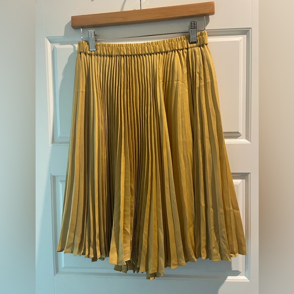 Gold/Mustard Yellow Club Monaco Skirt - Size 0